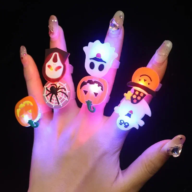Halloween Luminous Rings Women Men Creative Cute Random Color Ring Pumpkin Ghost Spider Flash Finger Rings Fashion Accessories