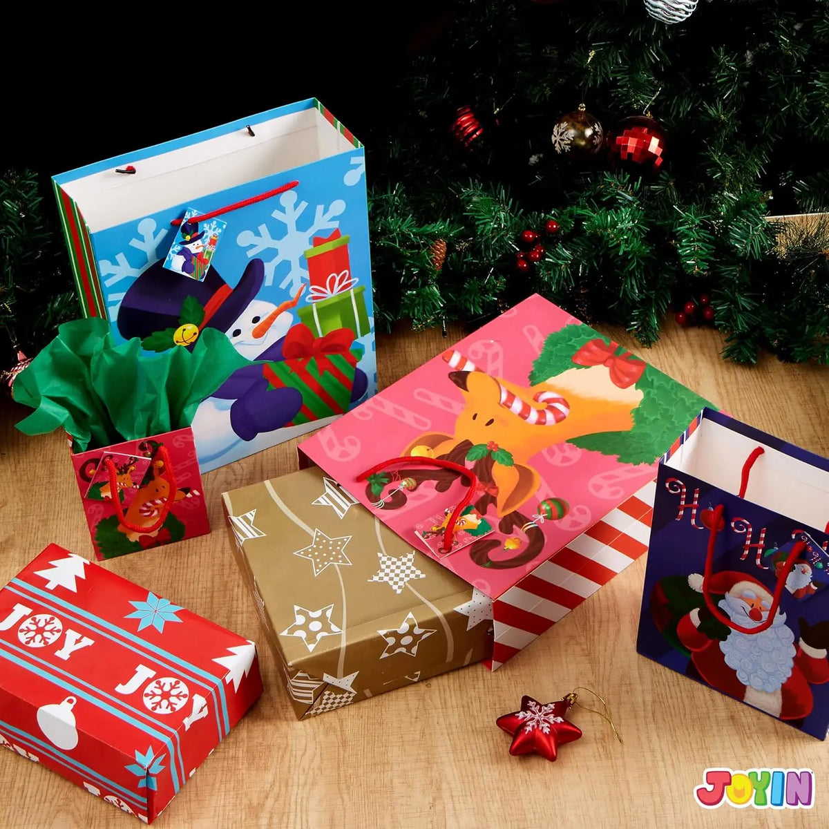 36 Pcs Christmas Bags with Tissue Papers and Tag, Assorted Sizes Set for Wrapping Xmas Holiday Presents, Thanksgiving Gift Decoration, Present Wrapping, School Classrooms, Party Favors
