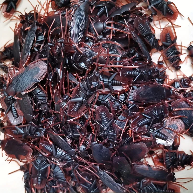 50pcs Realistic Bugs Funny Toy Fake Cockroach Novelty Insects Halloween Prank Simulation Tricky Disgusting Scary Party Supplies