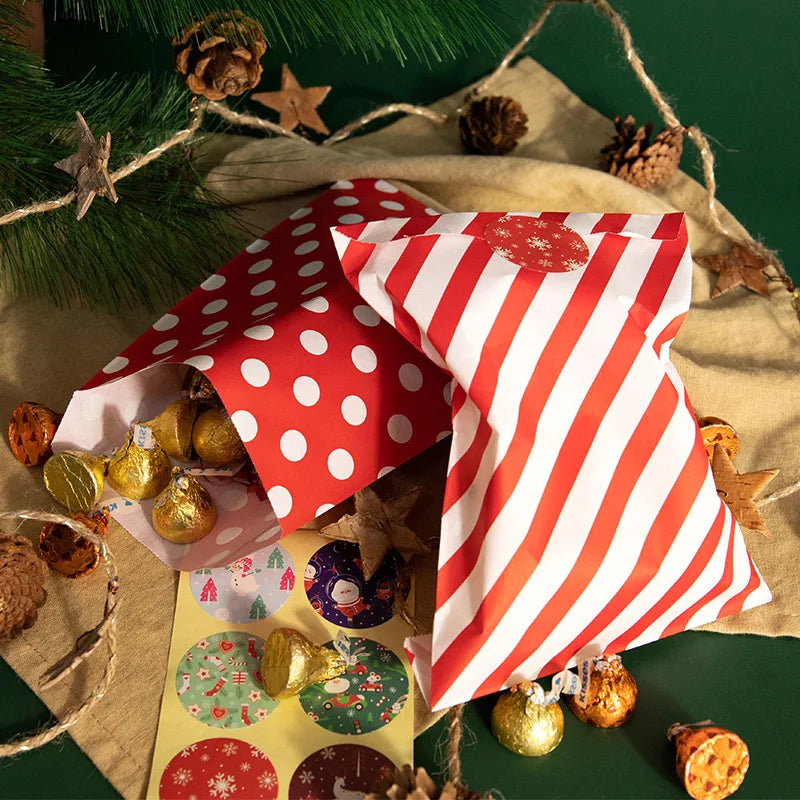 24pcs Kraft Paper Bags With Stickers Merry Christmas Cookie Gift Packaging Bags Wedding Birthday Party Favors Packing Supplies