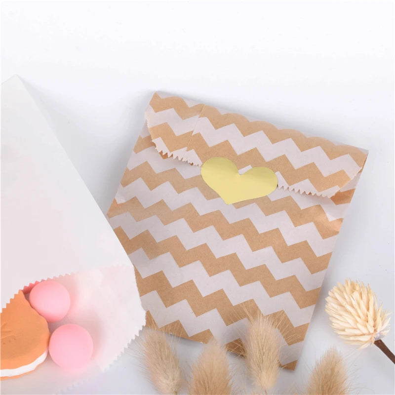 50pcs 15*10CM Wave Dot Kraft Paper Candy Biscuit Bags Packing Pouch Popcorn Bag Birthday Wrapping Supplies Pastry Tool