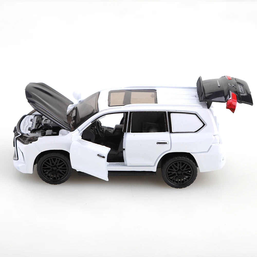 (Bagged) 1/36 scale replica of 570 off-road toy car, die-cast metal, boy's toy, four openable doors and pullback function.