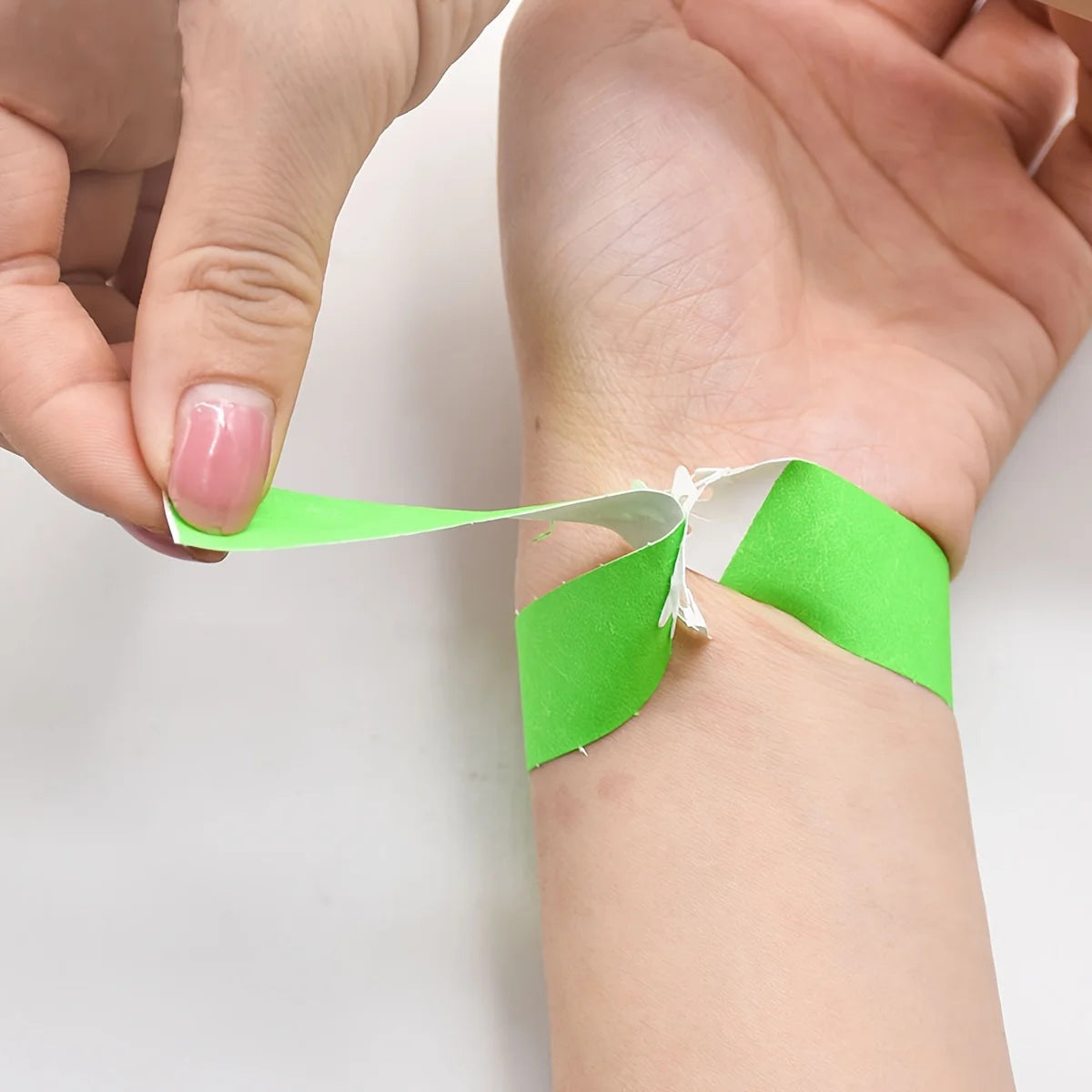 100/600 Pieces Disposable Paper Bracelets, Tear-Resistant Identification Bracelets for Parties Festivals Christmas and Halloween