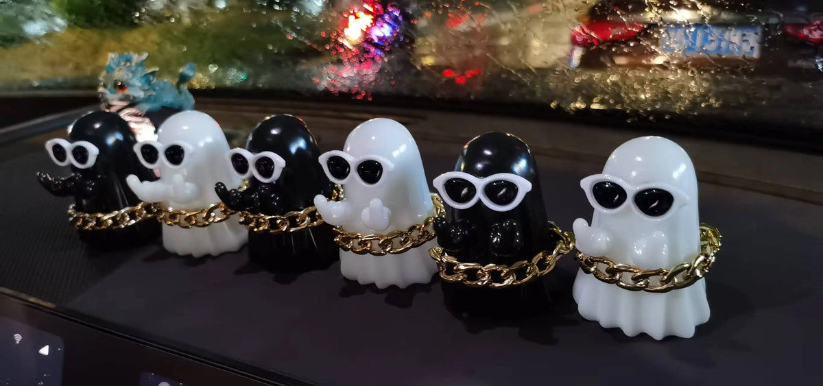Middle Finger Cute Ghost Statue, Ghosts Small Scary Ghost Figurines, Halloween Home Decorations, Coffee Table Centerpieces Shelf
