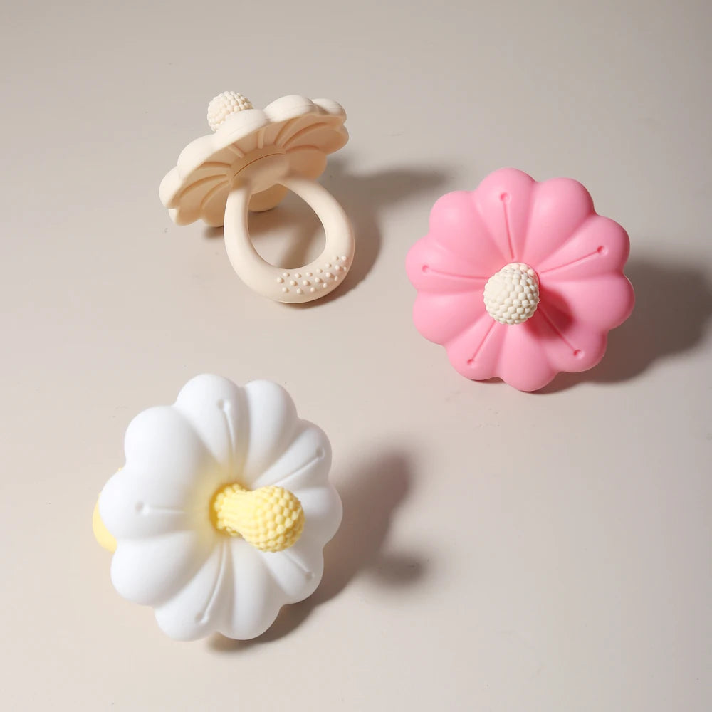 2026 Hot Sale Baby Flower Shape Teether Silicone Pacifier Teether Big Size Baby BPA Free Teether Toy