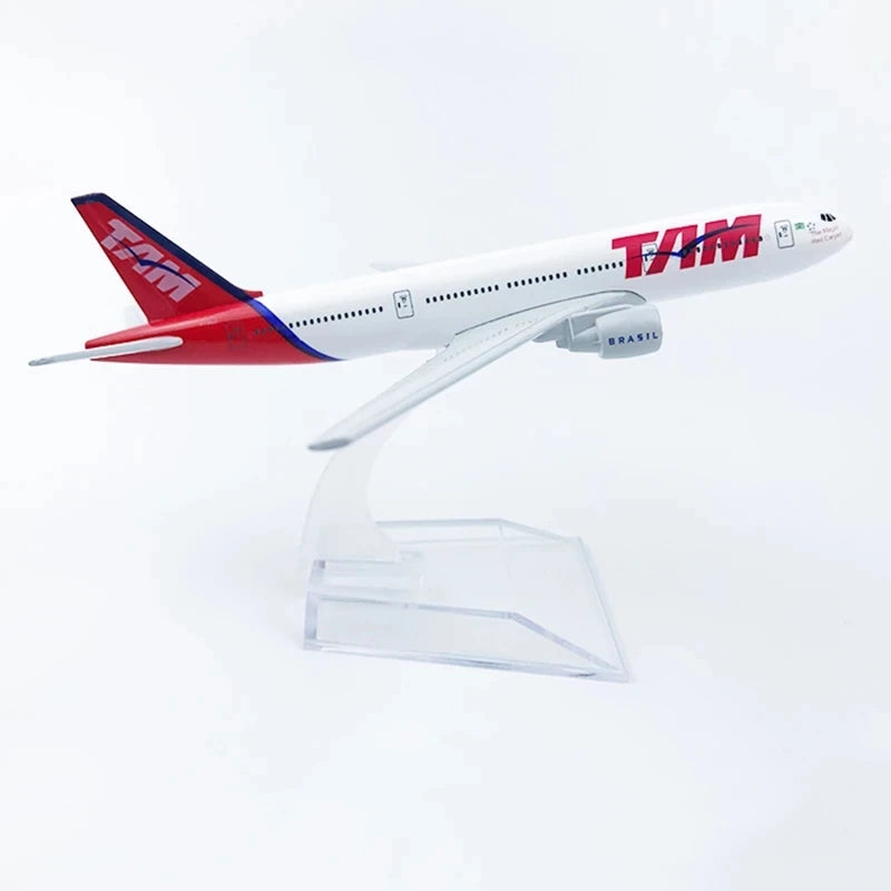 Display 16CM B-777 B777 Brazil TAM AirLines Alloy Passenger Aircraft Toys Model Airplane Collection Boutique Decoration Gift
